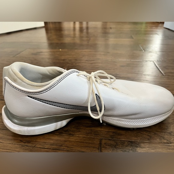 Nike Golf Shoes - Picture 3 of 10